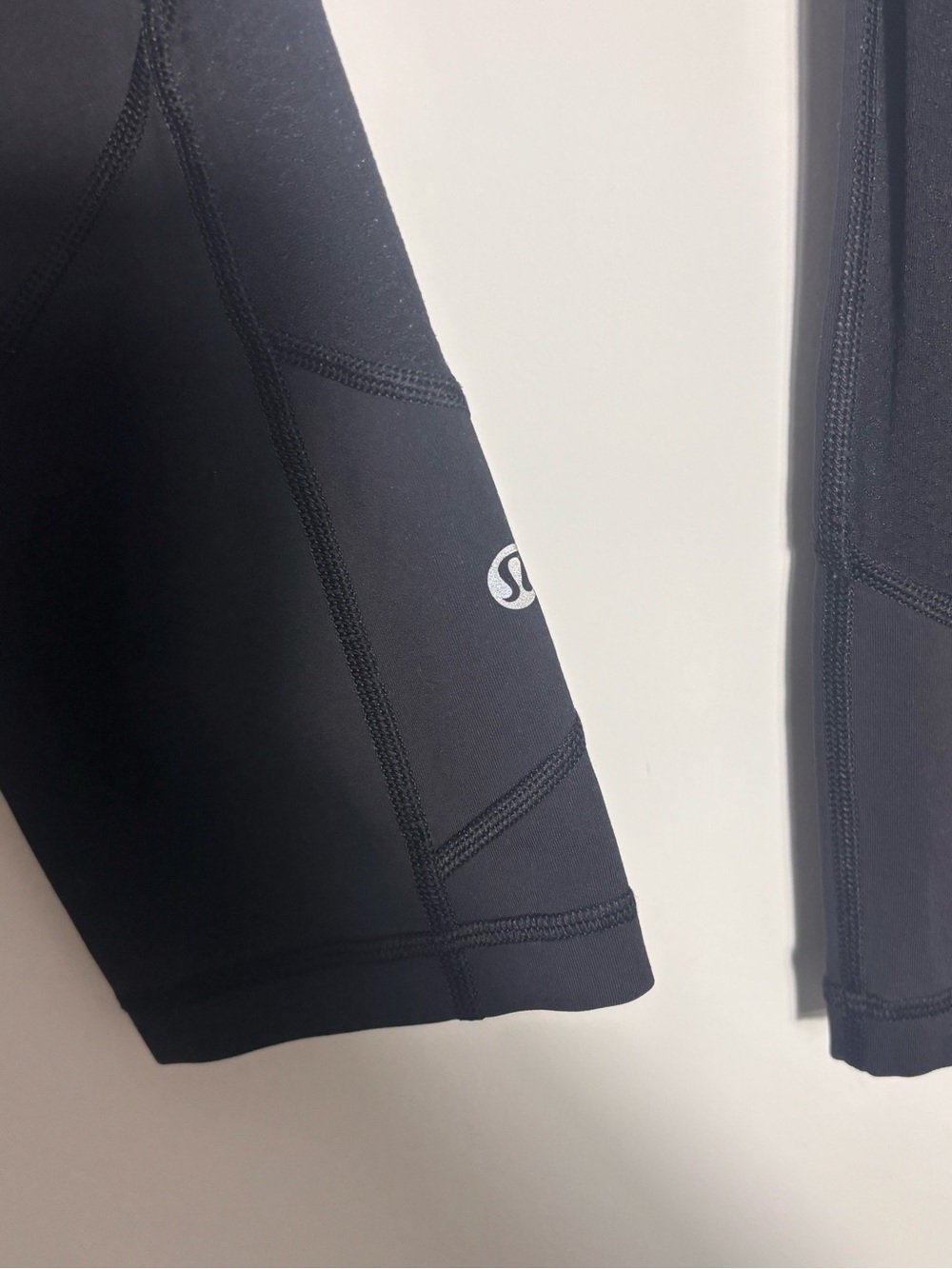 Lululemon Lead the Pack High-Rise Tight 23” Black Size 6 - Picture 8 of 8